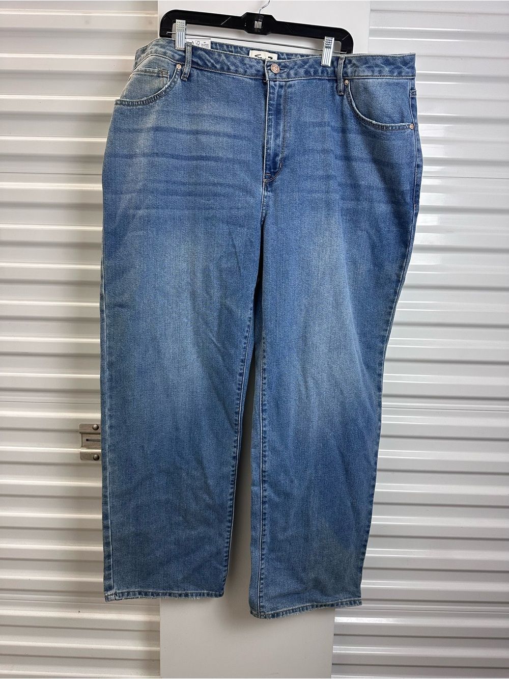 Seven7 Women's Loose Straight Leg Jeans in Medium Blue Wash